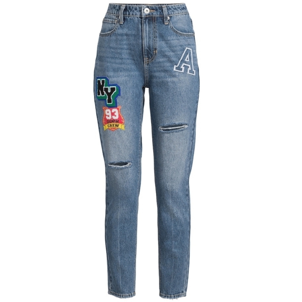 No Boundaries Juniors' embroidery ripped knees patchwork & embroidery details